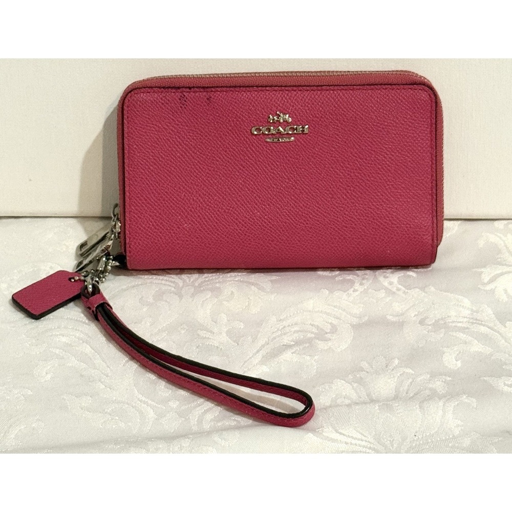 Coach zip-around wallet fuchsia crossgrain leather wrist strapโ (Flaw Pic 10)